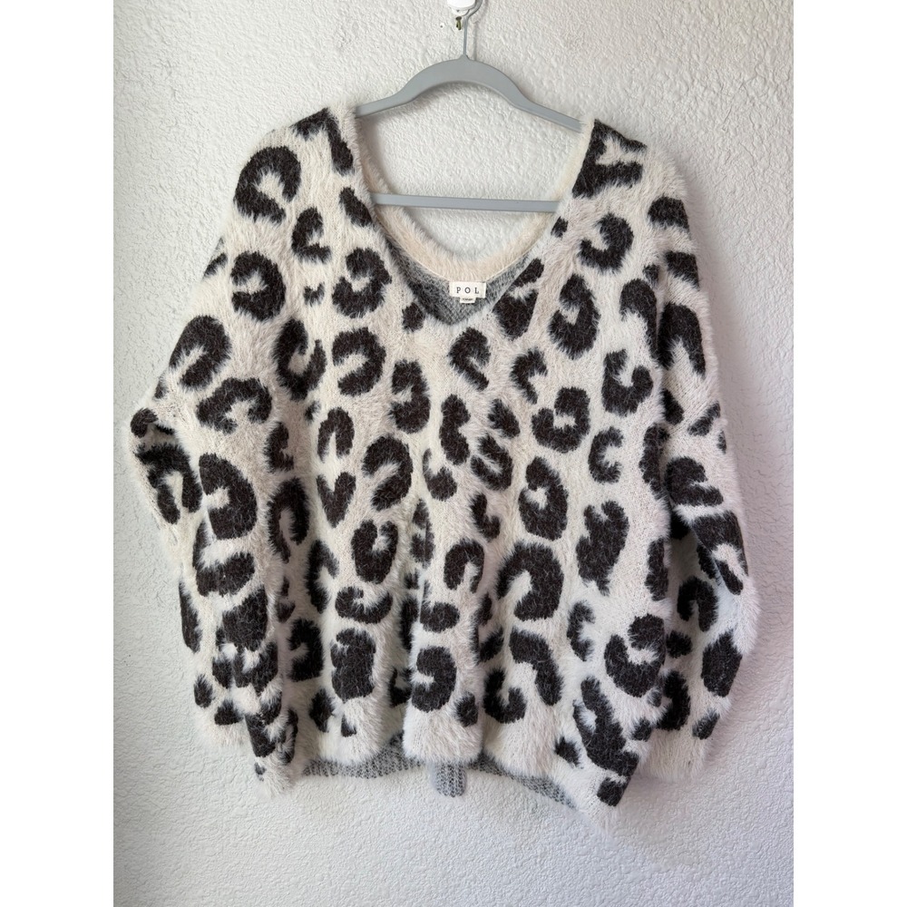 POL Womens Leopard Print Fuzzy Eyelash Knit Oversized V-Neck Sweater OS